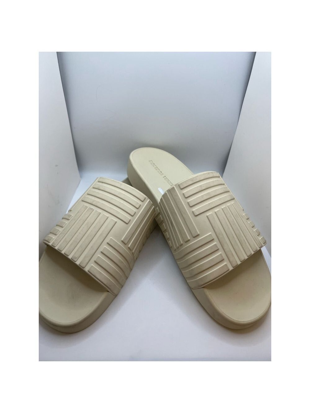 Women's BOTTEGA VENETA Beige Rubber Slide Sandals Size 9